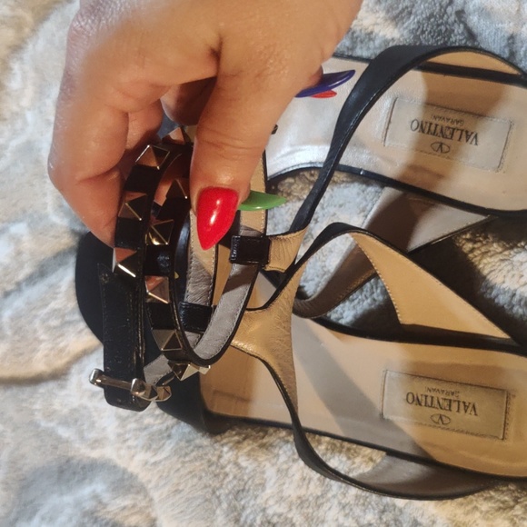 Valentino Rockstud Black Leather Ankle Strap Sandals - Picture 3 of 7